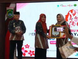 Dosen UIN Malang Prof Erfaniah Zuhriah Raih Penghargaan Perempuan Inspiratif Bidang Pendidikan