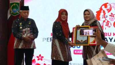 Dosen UIN Malang Prof Erfaniah Zuhriah Raih Penghargaan Perempuan Inspiratif Bidang Pendidikan