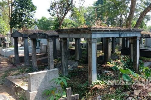 Wisata Kuburan Londo Mati Suri: Jejak Freemason yang Terlupakan