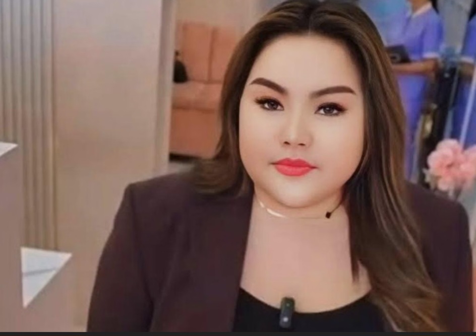 Polda Jabar Tangkap Paksa Lisa Mariana Terkait Kasus Video Porno Polda Jabar Tangkap Paksa Lisa Mariana Terkait Kasus Video Porno