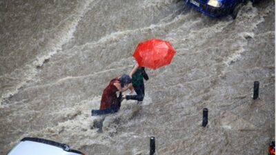 Waspada Cuaca Ekstrem: Bibit Siklon 93S Menguat, Bisa Picu Hujan Lebat dan Gelombang Tinggi dari Jawa hingga NTT