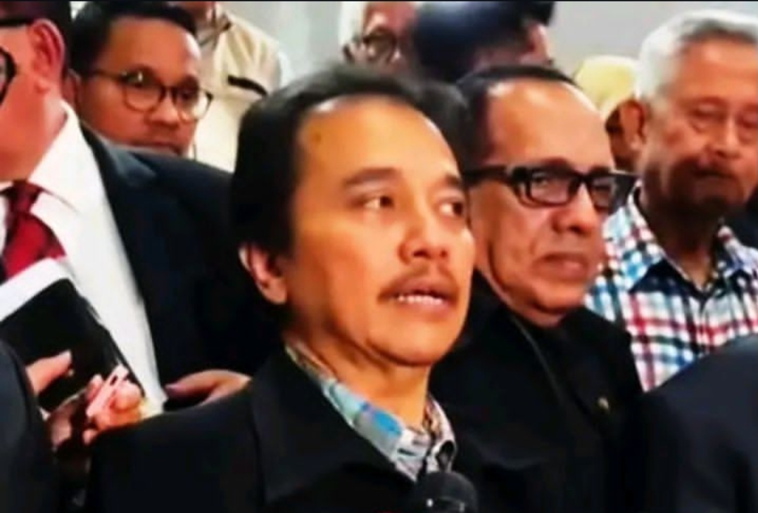 PMJ Percepat Pemberkasan Kasus Tuduhan Ijazah Palsu Jokowi, Roy Suryo Cs Tetap Tersangka PMJ Percepat Pemberkasan Kasus Tuduhan Ijazah Palsu Jokowi, Roy Suryo Cs Tetap Tersangka