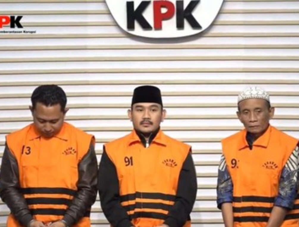 KPK Tetapkan Bupati Bekasi dan Ayahnya sebagai Tersangka Kasus Suap Ijon Proyek