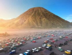 Libur Nataru 2025: Geliat Jeep Bromo dan Tantangan Jalur Maut