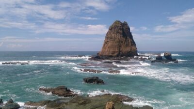 Revolusi Wisata Jember: Satu Tiket Murah untuk Dua Pantai Surga