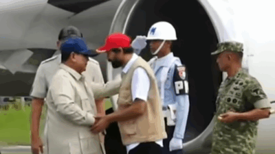 Prabowo di Aceh: Pelukan Mualem dan Perintah Tegas Penanganan Banjir Prabowo di Aceh: Pelukan Mualem dan Perintah Tegas Penanganan Banjir