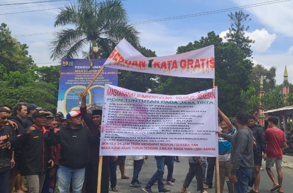 Gejolak Malang-Blitar: Warga Tuntut Hak Gratis Melintas Bendungan Lahor