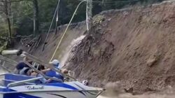 Petaka Selfie di Sarangan: Talud Runtuh, 7 Motor Karam