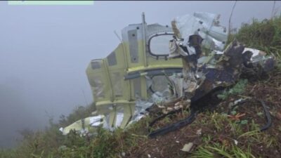 Tim SAR Temukan Serpihan Besar ATR 42-500 di Lereng Gunung Bulusaraung