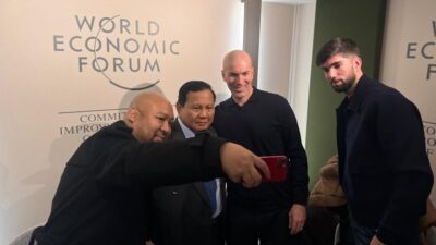 Prabowo Ngobrol Bareng Zidane di Tengah Forum Ekonomi Dunia