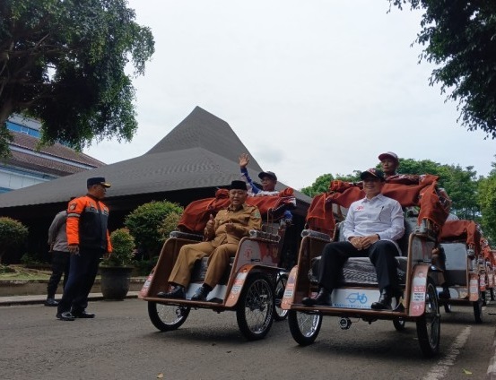 Revolusi Roda Tiga: Asa Baru Lansia Malang Lewat Becak Listrik Prabowo