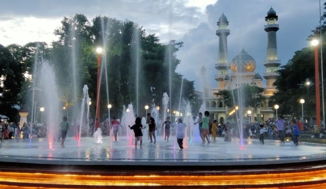 Ironi Dry Fountain Alun-Alun Malang: Ketika Estetika Terbentur Realita