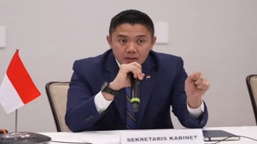 Seskab Teddy Indra Bantah Isu Produk AS Bebas Sertifikasi Halal di Indonesia Seskab Teddy Indra Bantah Isu Produk AS Bebas Sertifikasi Halal di Indonesia