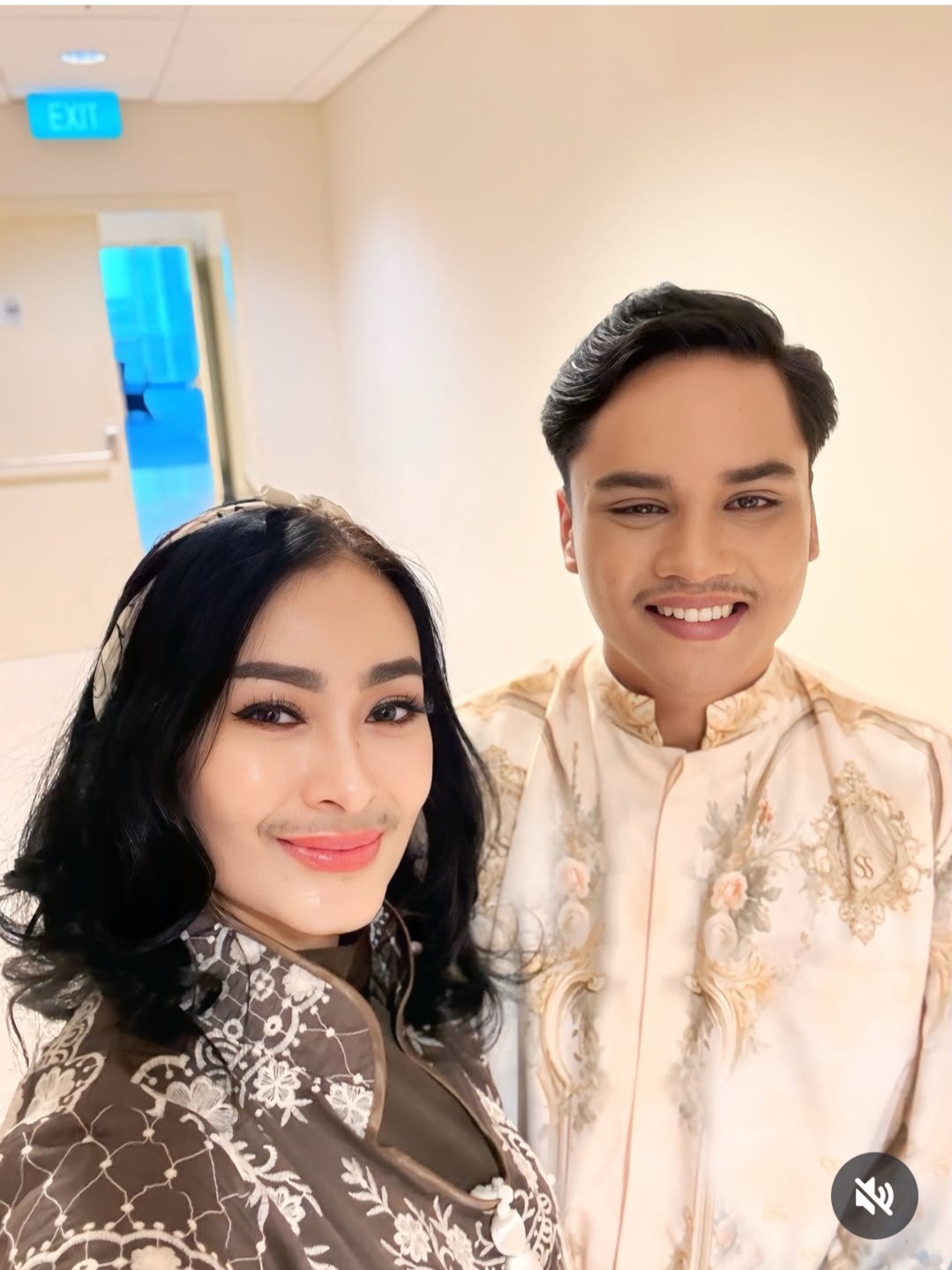 Ini Klarifikasi Iis Dahlia setelah Dituduh Mengintimidasi Anak Denada Ini Klarifikasi Iis Dahlia setelah Dituduh Mengintimidasi Anak Denada