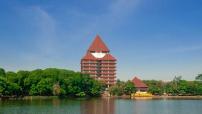 UI Akan Bina Mahasiswi yang Coret-Coret Sorban Polwan saat Demo di Mabes Polri