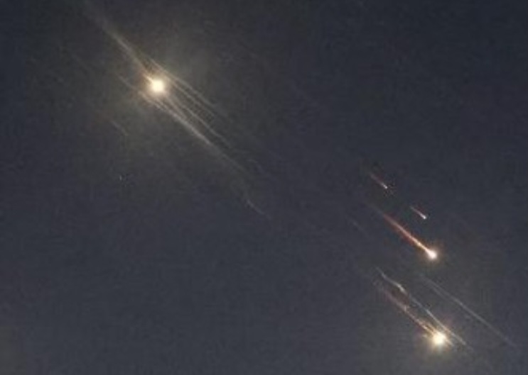 Rudal Iran Hantam Kota Dekat Tel Aviv, Belasan Luka-Luka