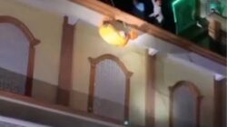 Bikin Geger, Dua Mayat Membusuk Ditemukan di Atap Masjid