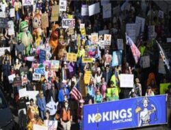 Jutaan Rakyat Amerika Turun Jalan Demo Donald Trump