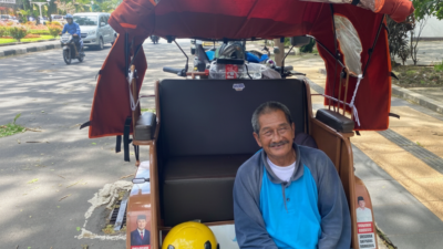 Sunyi Tugu Malang: Bambang, Becak Listrik, dan 3 Hari Tanpa Penumpang