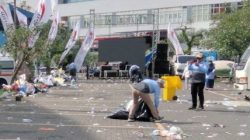 70 Ton Sampah Mujahadah Kubra Dibersihkan, DLH Kota Malang Target Tuntas 12 Jam 70 Ton Sampah Mujahadah Kubra Dibersihkan, DLH Kota Malang Target Tuntas 12 Jam