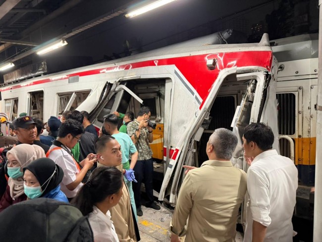 Kronologi Insiden Kereta di Bekasi Menurut Penumpang: Ditabrak dari Belakang saat Berhenti