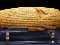 Bukan Cuma Yunani: 8 Warisan Emas Persia yang Membentuk Dunia Modern