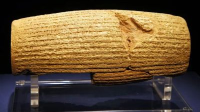 Bukan Cuma Yunani: 8 Warisan Emas Persia yang Membentuk Dunia Modern