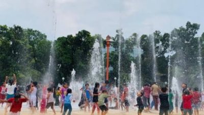 Area Air Mancur Alun-Alun Sering Kotor, DLH Kota Malang Larang Kencing dan Bawa Makanan