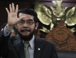 Anwar Usman Pingsan saat Ikuti Wisuda Purnabakti Hakim MK