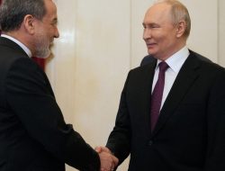 Diplomasi Nuklir: Putin Tawari Iran Solusi Uranium di Tengah Blokade AS