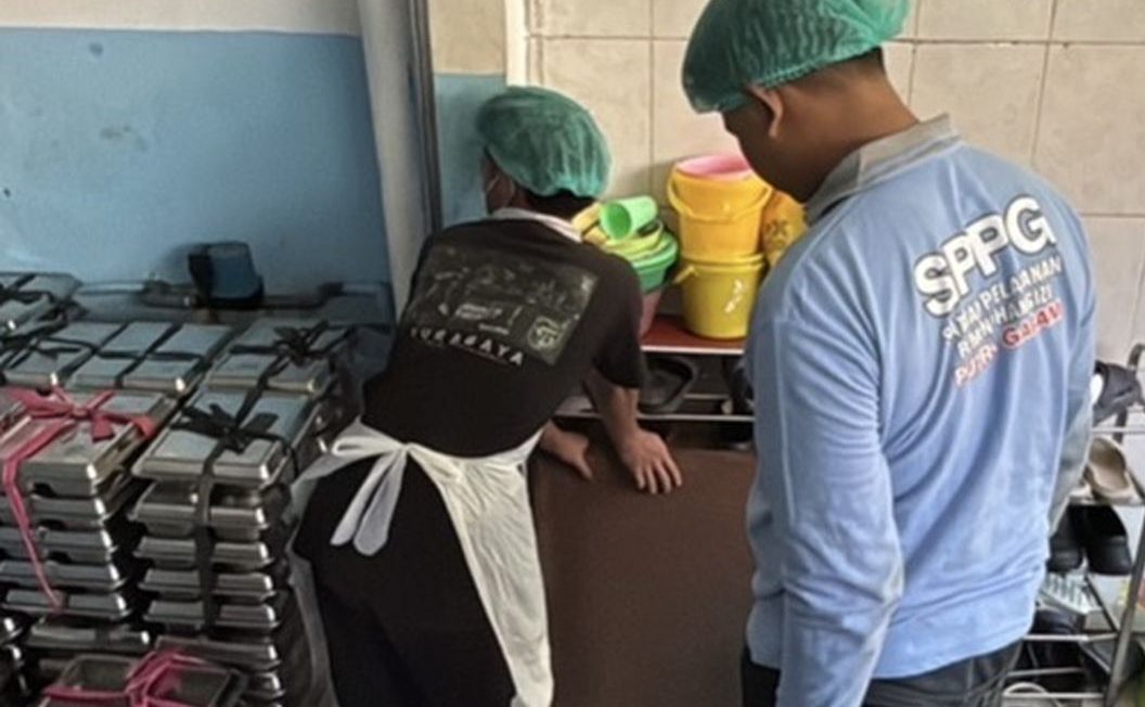 Dapur MBG Surabaya Diduga Jadi Sumber Keracunan 200 Siswa