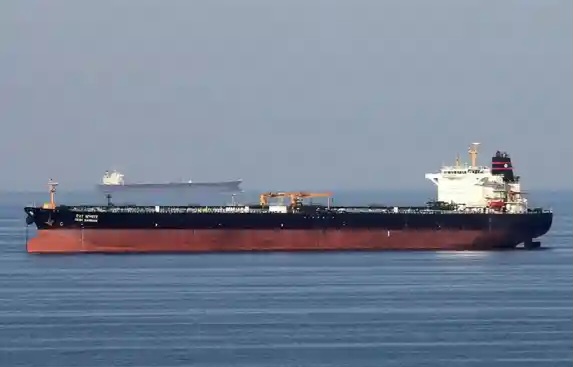 Selat Hormuz Kembali Memanas, Iran Sebut Tankernya Diserang AS