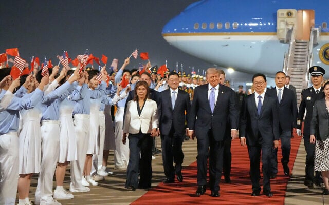 Pertemuan Trump-Xi Jinping Dibayangi Tuduhan Dukungan Militer China ke Iran
