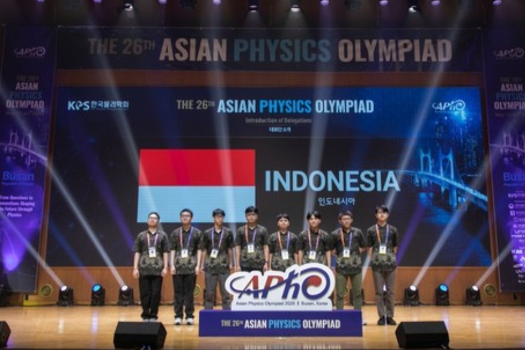 Indonesia Bersinar di Olimpiade Fisika Asia 2026: Borong 2 Emas, Kalahkan Jepang hingga Singapura Indonesia Bersinar di Olimpiade Fisika Asia 2026: Borong 2 Emas, Kalahkan Jepang hingga Singapura