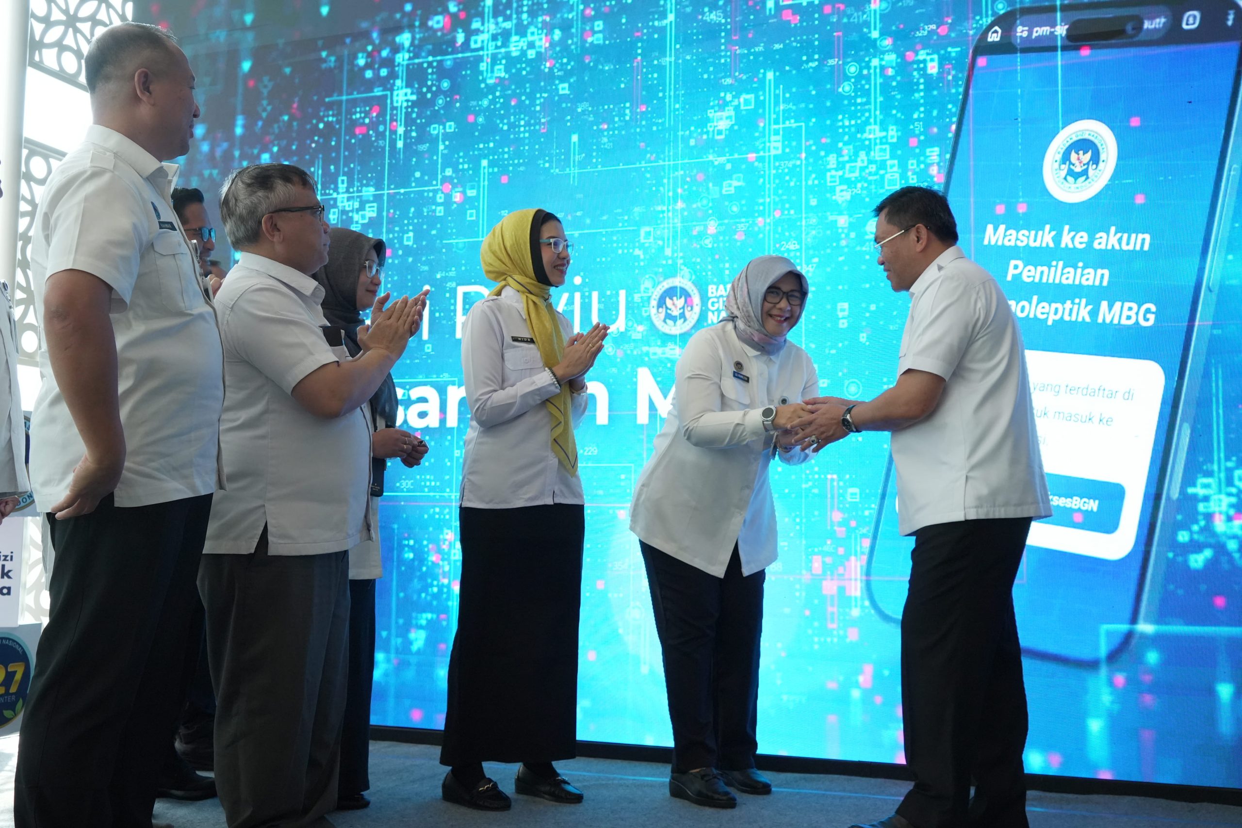BGN Luncurkan Aplikasi Reviu MBG, Penerima Nilai Kualitas Makan Gratis BGN Luncurkan Aplikasi Reviu MBG, Penerima Nilai Kualitas Makan Gratis