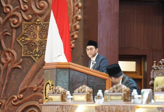 Ekonomi Jatim 2025 Tumbuh 5,33%: Rekor Makro di Tengah Jurang Disparitas Ekonomi Jatim 2025 Tumbuh 5,33%: Rekor Makro di Tengah Jurang Disparitas