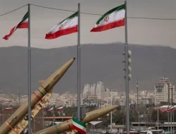 Pangkalan Udara Utama Israel Rusak Dihantam Rudal Iran
