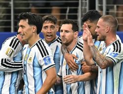 Argentina Lolos 32 Besar, Messi Borong Gol