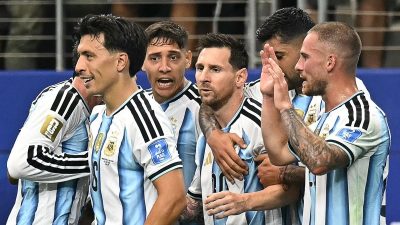 Argentina Lolos 32 Besar, Messi Borong Gol