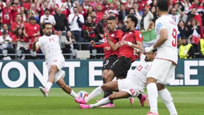 Iran dan Korsel Menunggu Nasib Pagi Ini
