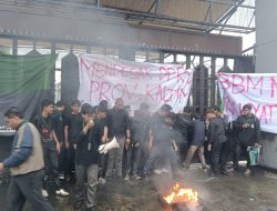 HMI Samarinda Gelar Aksi di DPRD Kaltim, Bawa Empat Tuntutan soal Rupiah dan BBM