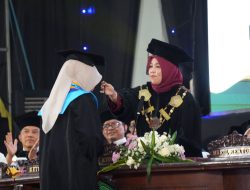 UIN Malang Lepas 800 Wisudawan, Rektor Tekankan Akhlak dan Adaptasi AI