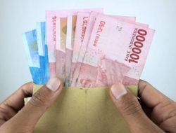 Rupiah Kembali Terpuruk, Nyaris Sentuh Rp18.000 Per Dolar AS