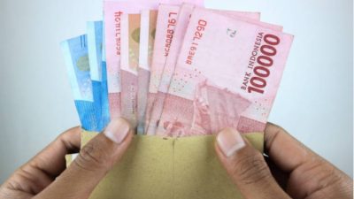 Rupiah Kembali Terpuruk, Nyaris Sentuh Rp18.000 Per Dolar AS