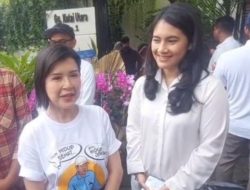 Pakai Kaus “Hidup Sehat atau Hidup Jokowi”, Grace ke Solo dan Ucapkan Selamat Ultah