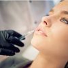 Makeup Artist Beber Trik Membersihkan Lip Vinyl agar Bibir Tidak Mengelupas