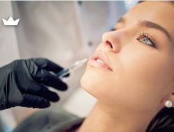 Makeup Artist Beber Trik Membersihkan Lip Vinyl agar Bibir Tidak Mengelupas