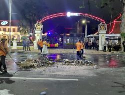 Demo #IndonesiaSekarat di Grahadi Ricuh, Puluhan Massa Diamankan