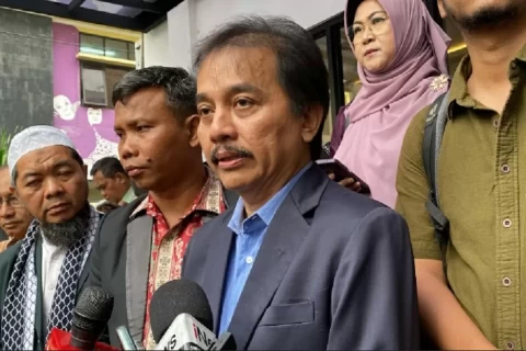 Roy Suryo Selalu Klaim Benar, Kuasa Hukum Jokowi Minta Gentle Hadapi Persidangan