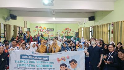 Lindungi Pendengaran sejak Remaja, FK UM Hadirkan Edukasi dan Skrining Telinga di SMPN 22 Kota Malang